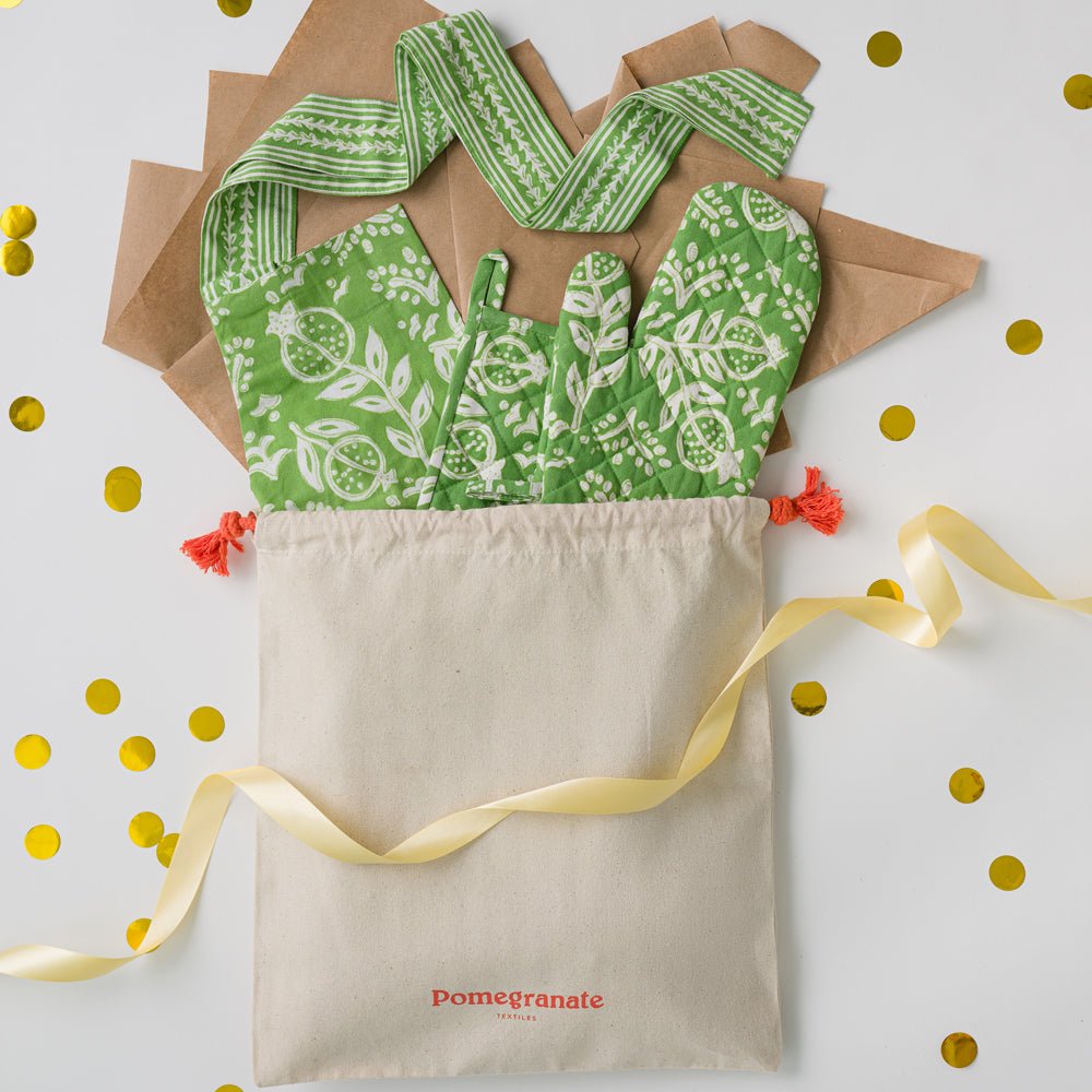 Pomegranate Green Apron & Oven Mitt Gift Set Bundle